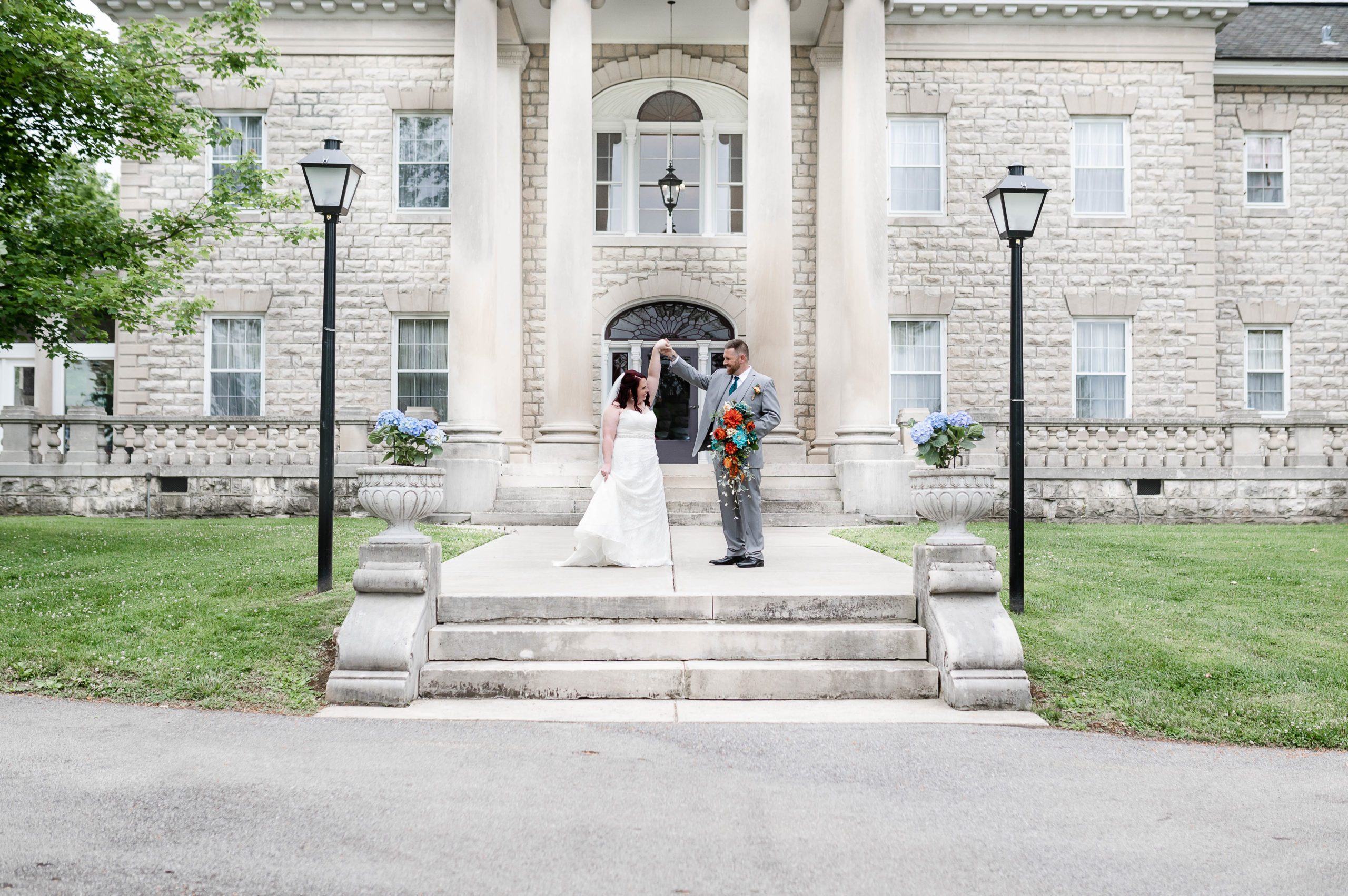 Waldeck Mansion Wedding in Crestwood, KY